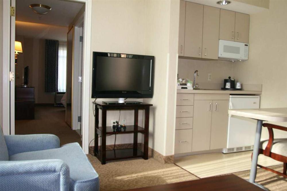 Hampton Inn Alexandria/Old Town Bilik gambar