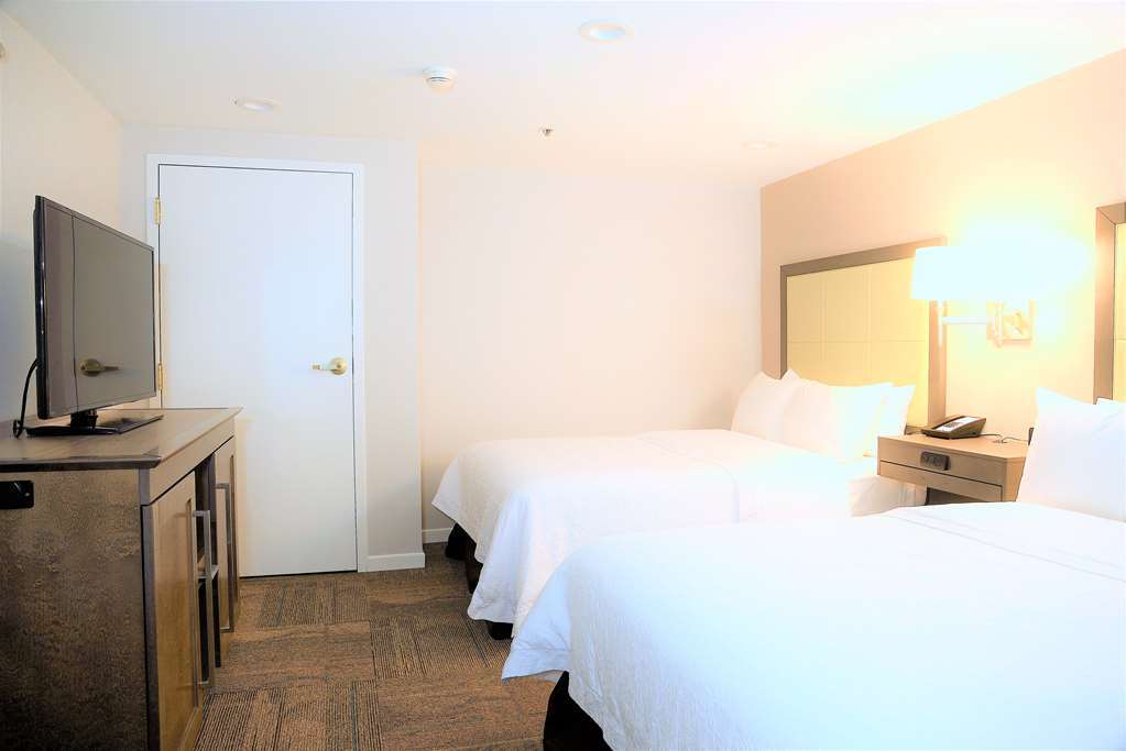 Hampton Inn Alexandria/Old Town Bilik gambar